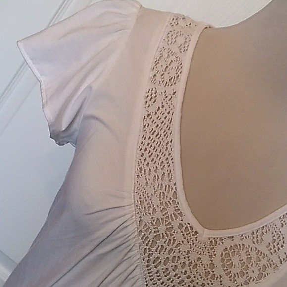ANN TAYLOR WHITE TOP BELL SLEEVE CROCHET TRIMMER V NECK SMALL WOMENS SMALL - Picture 3 of 7